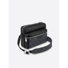 Сумка-мессенджер Louis Vuitton OUTDOOR